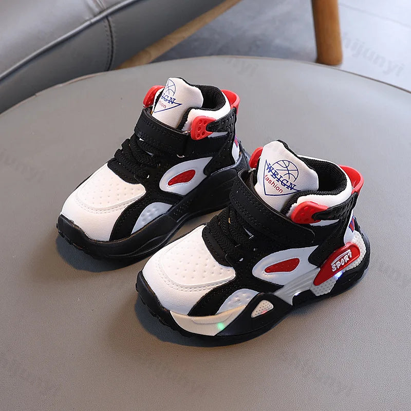 Boys Casual Sports Shoes 2026 Autumn Fashion Comfortable Non Slip Outdoor Walking Shoes LED Lights Toddler Outdoor Sports Shoes